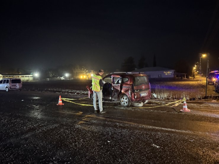 Kahramanmaraş'taki trafik kazasında 1 kişi öldü, 2 kişi yaralandı