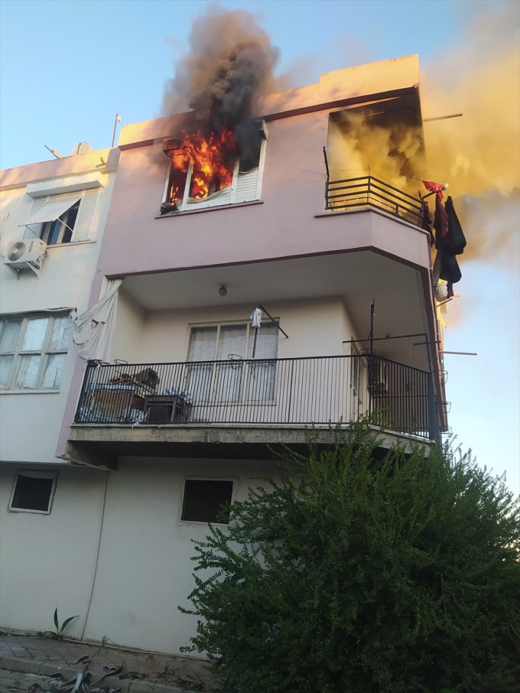 Antalya’da evde çıkan yangın söndürüldü