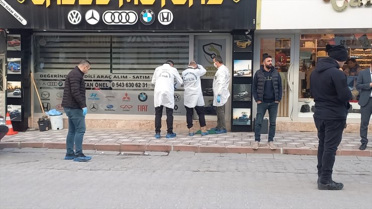 Manisa'da silahlı kavgada 1 kişi sığındığı iş yerinde tabancayla öldürüldü