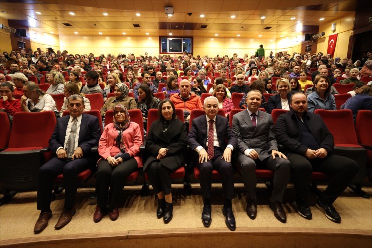 Müzikli oyun "Öylesine Bir Dinleti" Kırklareli'nde sahnelendi