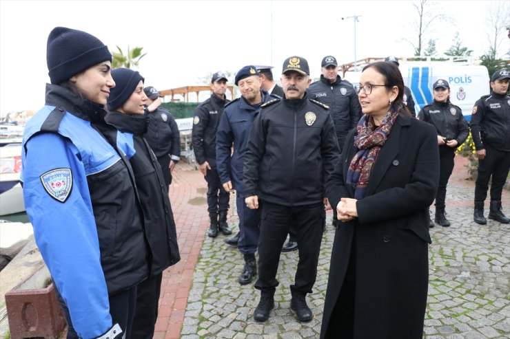 Yalova'da gemi adamı eğitimini tamamlayan polislere sertifikaları verildi