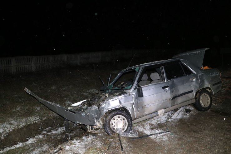 Samsun'da iki otomobil çarpıştı, 4 kişi yaralandı