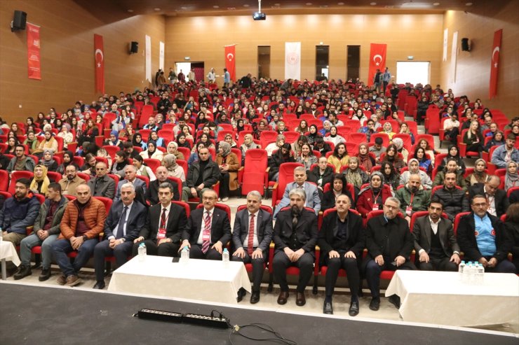 Malatya'da "Gençlik Politika Belgesi Vizyon Çalıştayı" gerçekleştirildi