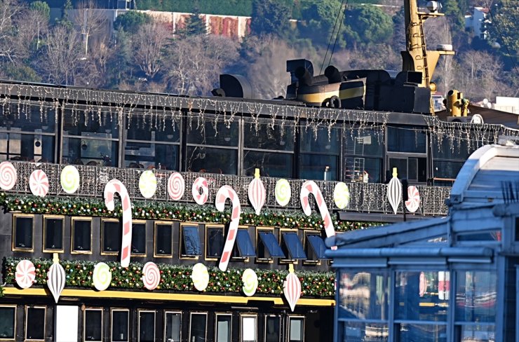 GÜNCELLEME - İstanbul'da tur teknesinde yangın çıktı