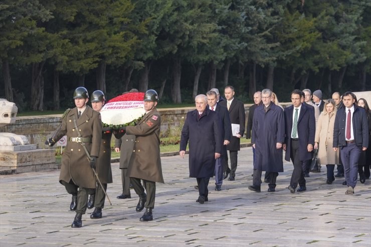 Kamu Başdenetçisi Akarca, Anıtkabir'i ziyaret etti