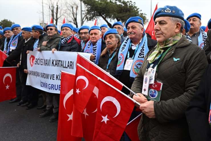 Kayseri'deki terör saldırısında şehit olan 15 asker anıldı