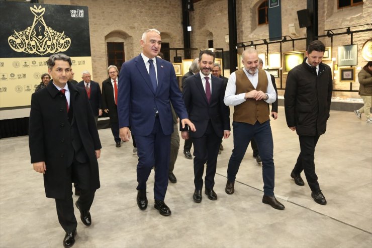 Kültür ve Turizm Bakanı Ersoy, Konya'da hat sergisini ziyaret etti