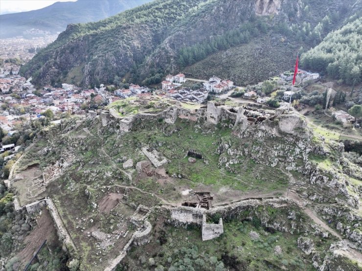 Fethiye Kalesi kazısından çıkan buluntular 2 bin 600 yıl öncesine ışık tutuyor