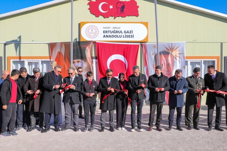 Hatay'da depremde hasar aldığı için yıkılan okulun yerine yenisi yapıldı