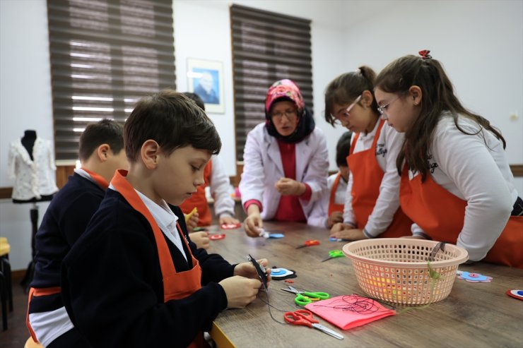 Edirne'de ilkokul öğrencileri "ev işlerini" öğreniyor