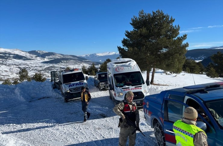 Ardahan'da kar nedeniyle köyde mahsur kalan hasta kurtarıldı