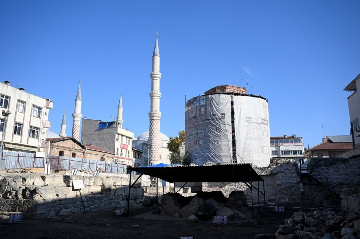 Edirne'de restorasyonu süren Makedon Kulesi'ndeki çalışmalarda şapelin de olduğu kalıntılar bulundu