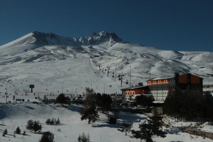 Erciyes'te yılbaşı tatili "dolu" geçecek