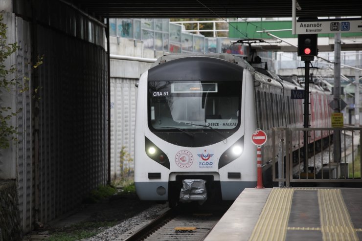 Marmaray bir günde 743 bin 596 yolcu taşıyarak rekor tazeledi