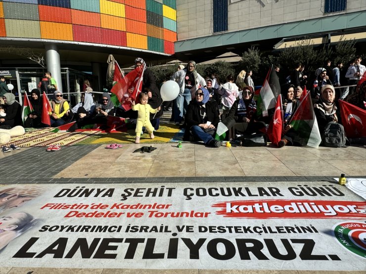 Antalya'da İsrail'in Filistin'e yönelik saldırıları protesto edildi