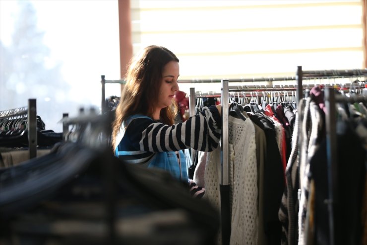 Çanakkale'de üniversite öğrencileri ihtiyaçlarını "ÇOMÜ Butik"ten ücretsiz karşılıyor