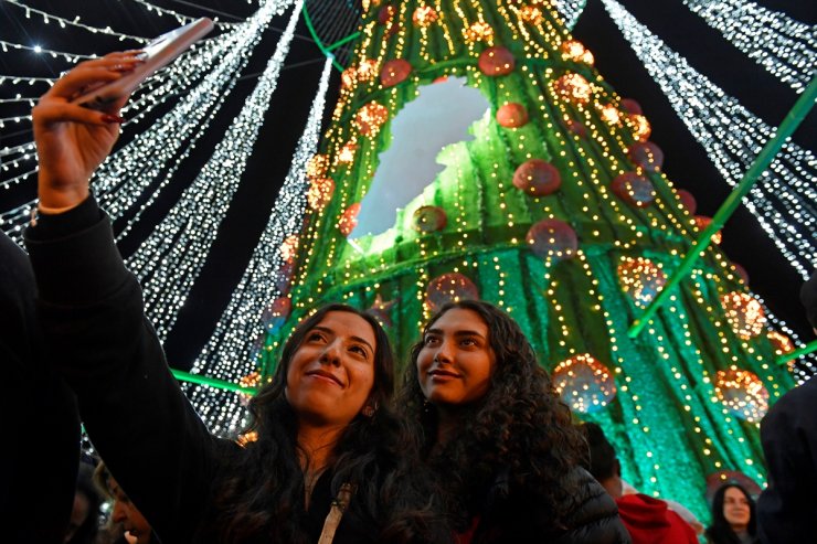 Beyrutlular bombardıman sesleri olmadan yaklaşan Noel ve yeni yılı karşılamanın heyecanını yaşıyor