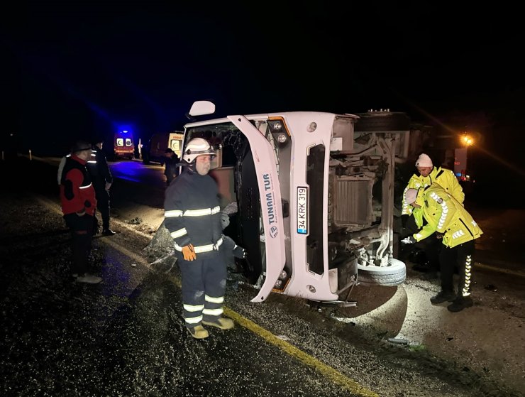 GÜNCELLEME - Kastamonu'da devrilen midibüsteki 1 kişi öldü, 23 kişi yaralandı