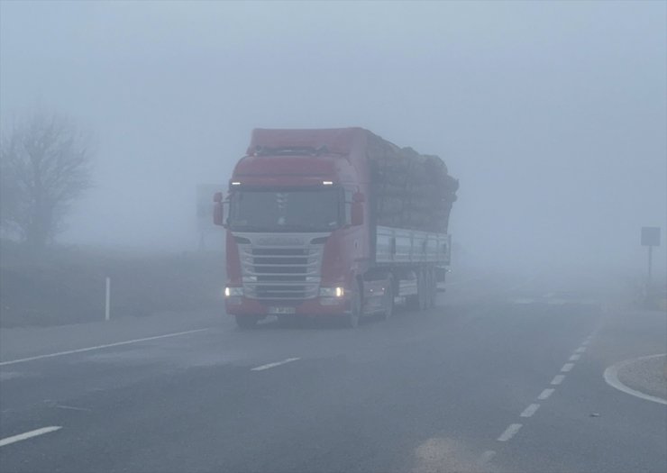 Kastamonu'da sis ulaşımı olumsuz etkiliyor