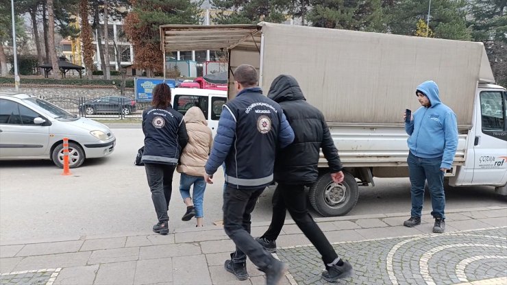 Amasya'da göçmen kaçakçılığı yaptıkları iddiasıyla 2 zanlı tutuklandı