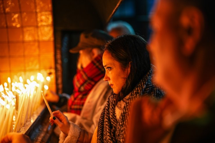 İstanbul'daki kiliselerde Noel ayini düzenlendi