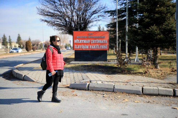 Bir soru için tartıştığı yeğenine inat 55'inde üçüncü üniversitesini okuyor