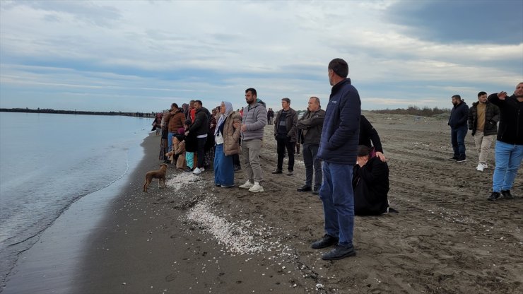 Samsun'da kaybolan 2 balıkçıyı arama çalışmaları devam ediyor