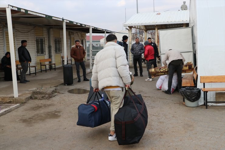 Türkiye'deki Suriyelilerin Kilis'ten ülkelerine dönüşü sürüyor