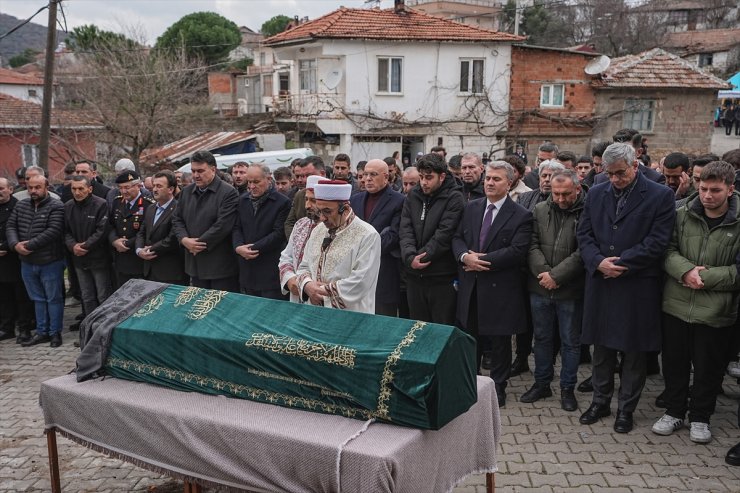 Balıkesir'de mühimmat fabrikasındaki patlamada yaşamını yitiren Tuğba Sert'in cenazesi defnedildi