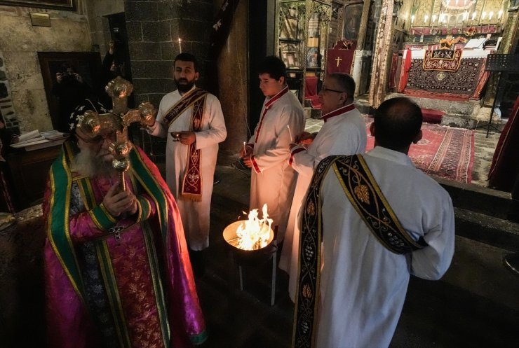 Diyarbakır'daki tarihi Meryem Ana Kilisesi'nde Noel ayini yapıldı