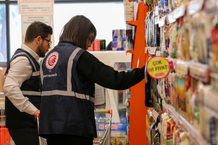 İzmir'de market ve gıda işletmelerinde fiyat denetimi yapıldı