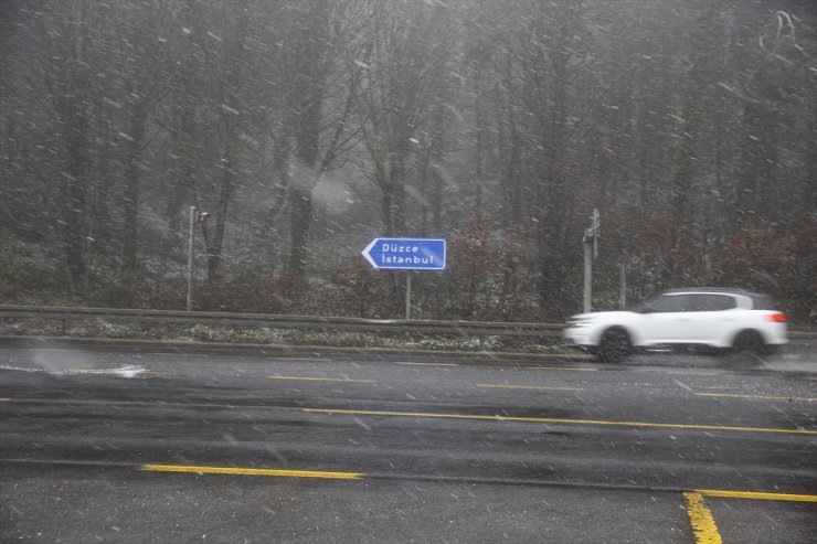 Bolu Dağı ve Kartalkaya'da kar etkili oldu