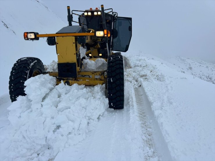 Elazığ'da kar nedeniyle kapanan 103 köy yolu ulaşıma açıldı