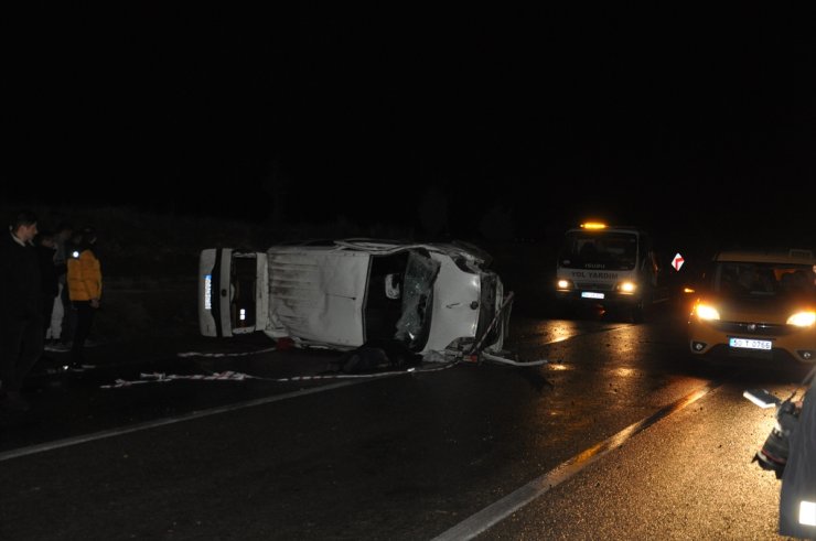 Nevşehir'de devrilen hafif ticari araçtaki 1 kişi öldü, 1 kişi yaralandı