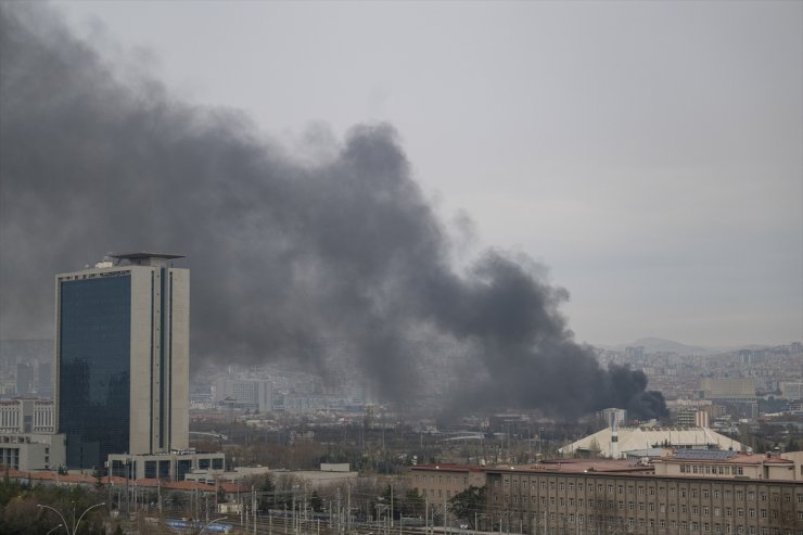 GÜNCELLEME - Ankara'da 2 katlı binada çıkan yangın söndürüldü