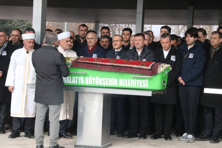 CHP Genel Başkanı Özel, Malatya Milletvekili Ağbaba'nın babasının cenaze törenine katıldı