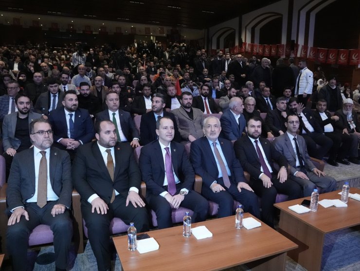 Yeniden Refah Partisi Genel Başkanı Erbakan, Diyarbakır'da temaslarda bulundu