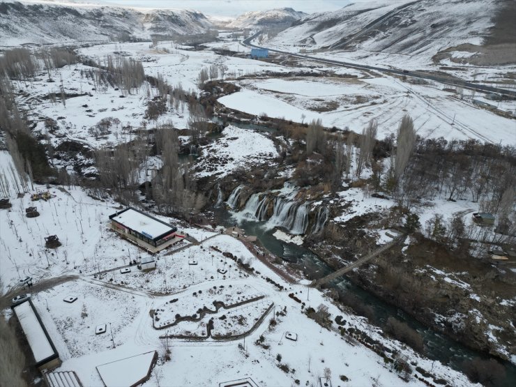 Bitlis ve Muş'ta 369 yerleşim yerinin yolu ulaşıma açıldı