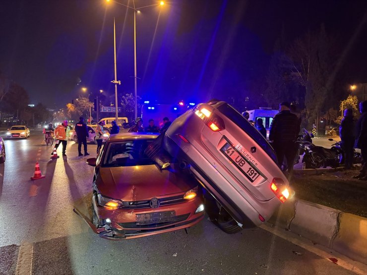 Aydın'da otomobillerin çarpışması sonucu 2 kişi yaralandı