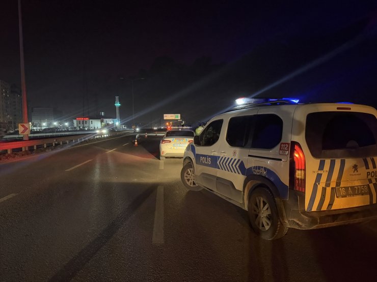 Bursa'da vince çarpan motosikletteki 2 kişi ağır yaralandı