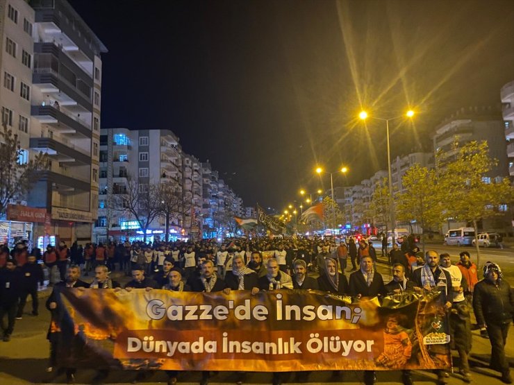 Diyarbakır'da İsrail'in Gazze'ye yönelik saldırıları protesto edildi