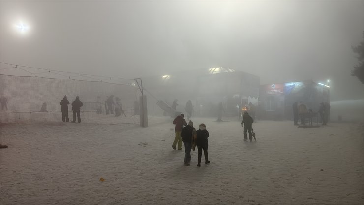 Erciyes'te meşaleli yeni yıl kutlaması