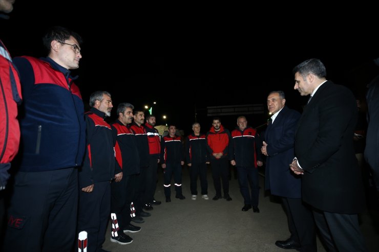 Bingöl Valisi Usta, yeni yıla görev başında giren personeli ziyaret etti