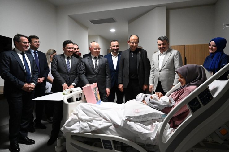 Bursa'da yeni yılın ilk bebeğinin adı "Bilge" oldu