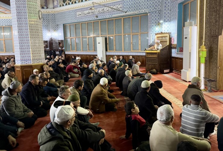 Diyanet İşleri Başkan Yardımcısı Burhan İşliyen, Kırşehir'de kandil programına katıldı