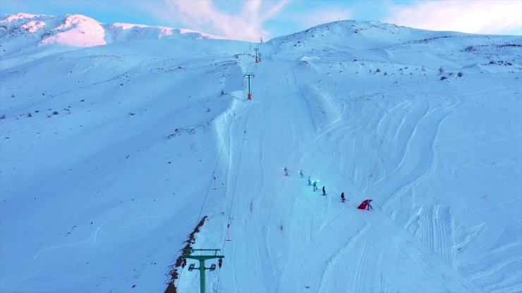 Elazığ'da Hazarbaba Kayak Merkezi'nde sezon açıldı