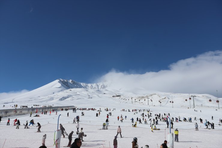 Erciyes Kayak Merkezi'nde hedef 3 milyon ziyaretçi