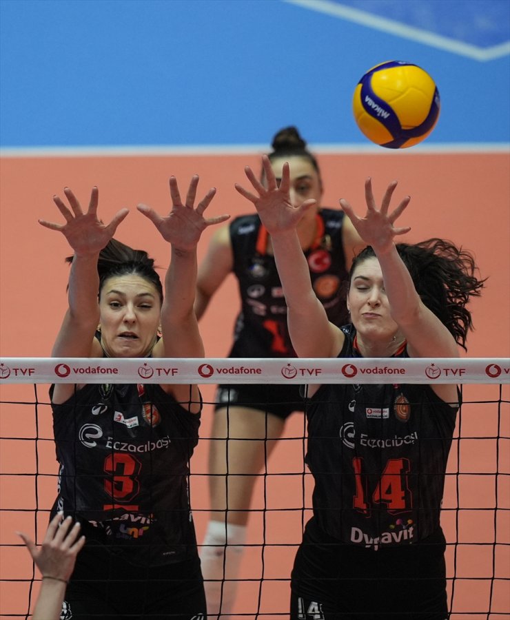 Voleybol: Vodafone Sultanlar Ligi