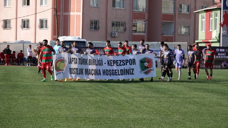 Çanakkale'de Kepezspor ile Lapta Türk Birliği Spor arasında dostluk maçı yapıldı