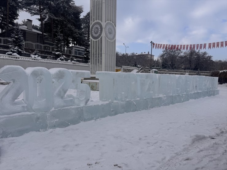 "2025 Turizm Başkenti Erzurum" yazısı buza işlendi